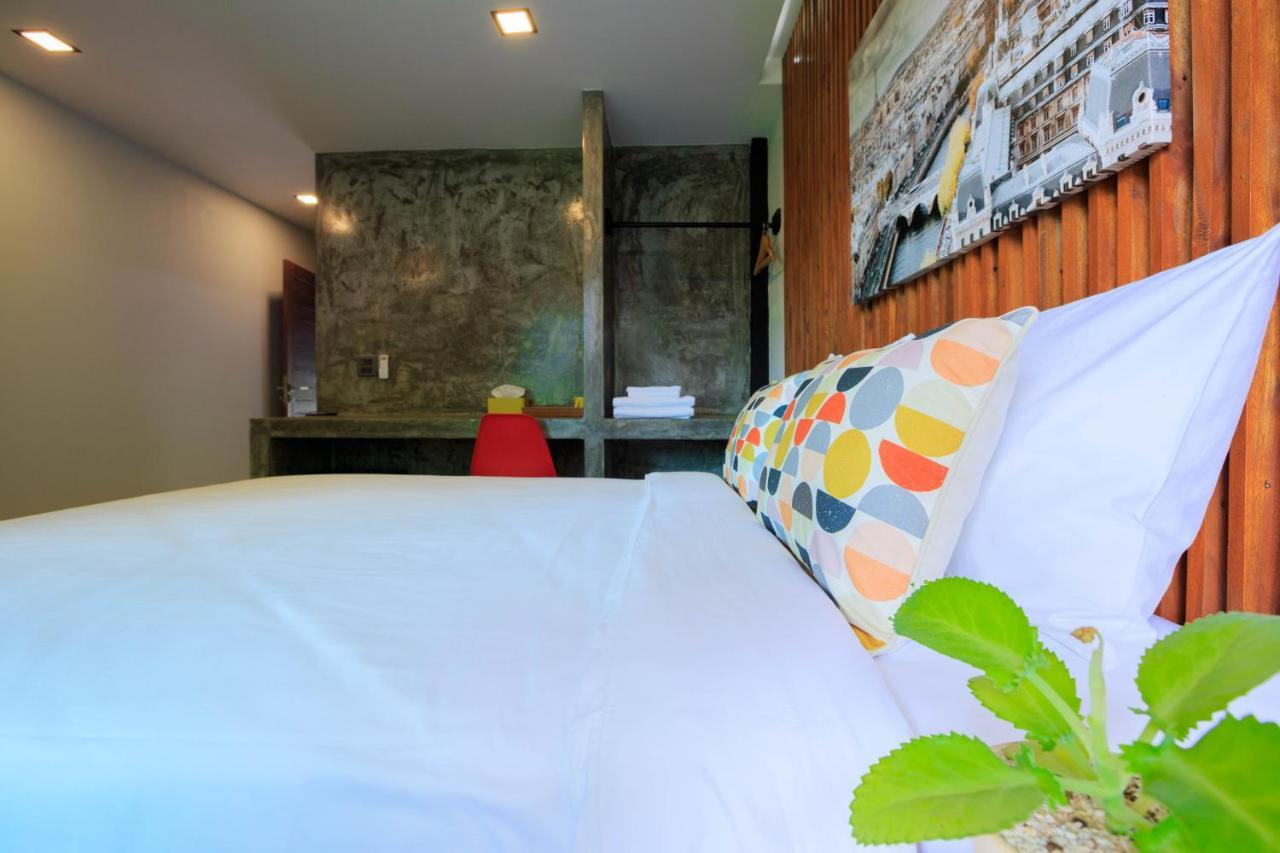 In My Place Cafotel Khlong Thom Exteriör bild